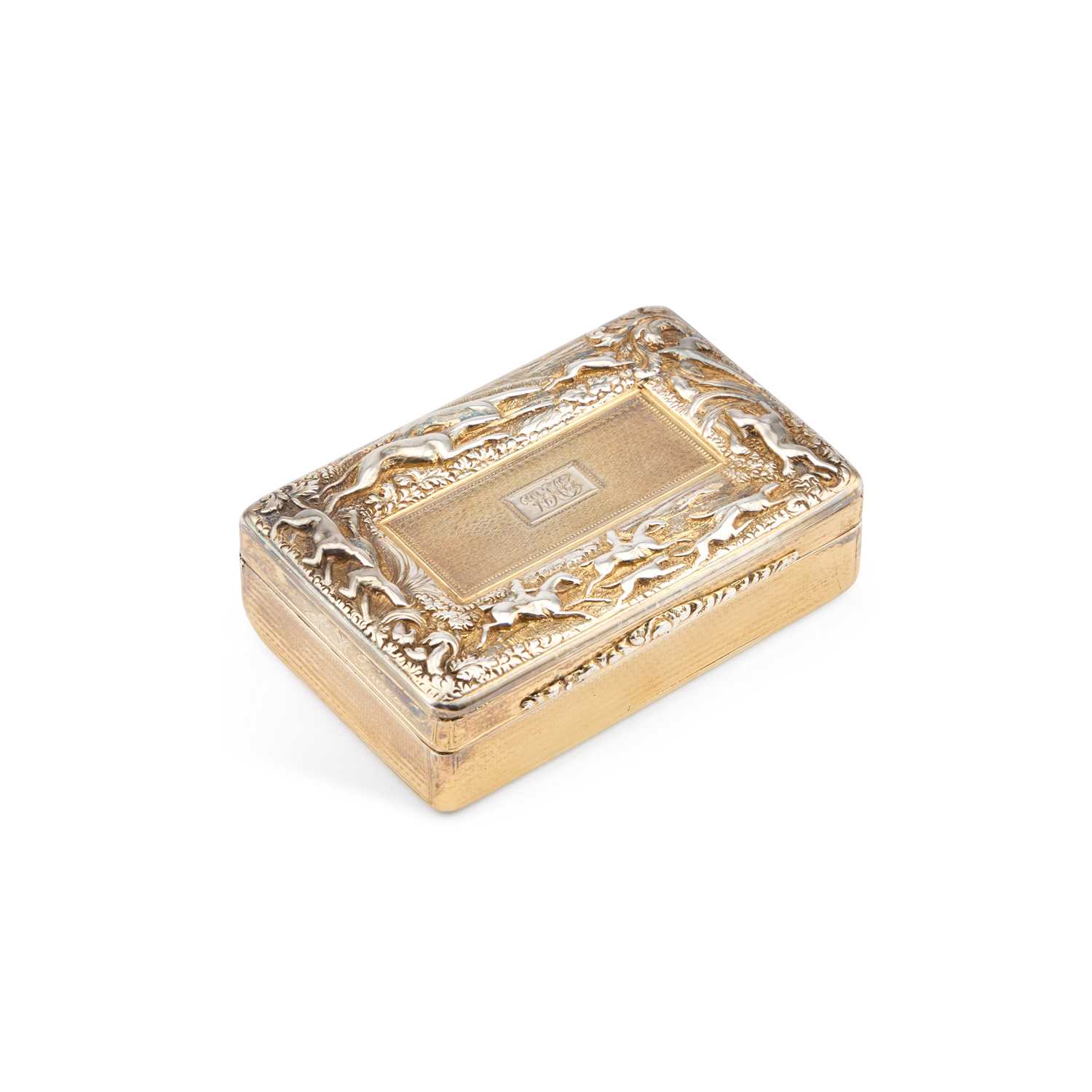 Lot 427 - A GEORGE IV SILVER-GILT SNUFF BOX