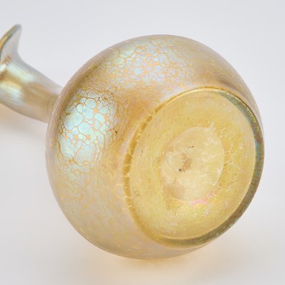Lot 25 - AN ART NOUVEAU LOETZ JACK-IN-THE-PULPIT GLASS VASE