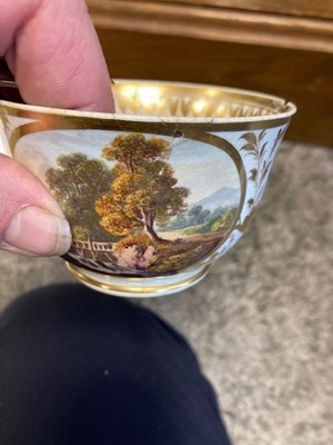 Lot 61 - A COLLECTION OF DERBY PORCELAIN, EARLY 19TH CENTURY