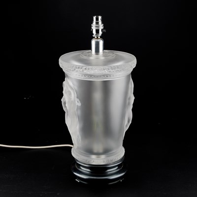 Lot 35 - MARC LALIQUE (FRENCH, 1900-1977), 'DANSEUSES', A LARGE TABLE LAMP, CIRCA 1955