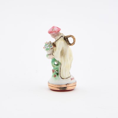 Lot 41 - A FINE CHELSEA PORCELAIN FIGURAL SEAL