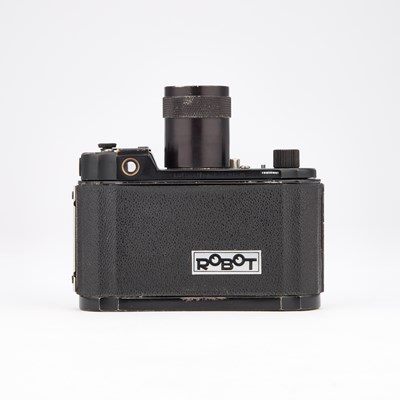 Lot 696 - A BERNING ROBOT II 'LUFTWAFFEN-EIGENTUM' CAMERA