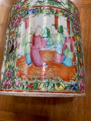 Lot 78 - A CHINESE FAMILLE ROSE BRUSH POT, 19TH CENTURY