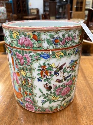 Lot 78 - A CHINESE FAMILLE ROSE BRUSH POT, 19TH CENTURY