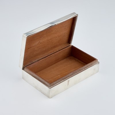 Lot 312 - A GEORGE VI SILVER AND ENAMEL CIGARETTE BOX