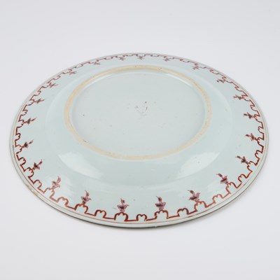 Lot 67 - A CHINESE PORCELAIN 'ARBOR' PATTERN PLATE, QIANLONG PERIOD