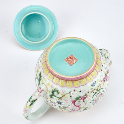 Lot 147 - A CHINESE FAMILLE ROSE TEAPOT