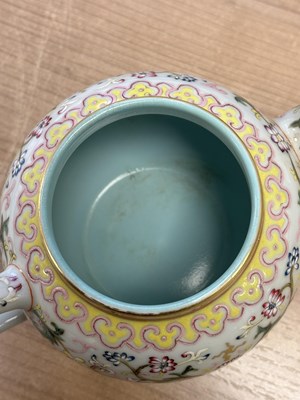Lot 147 - A CHINESE FAMILLE ROSE TEAPOT