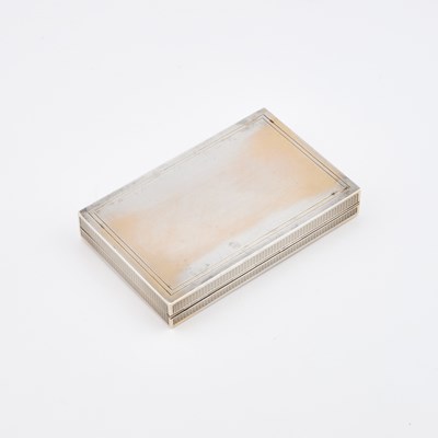Lot 196 - A FRENCH SILVER-MOUNTED SNUFF BOX