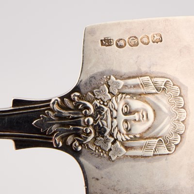 Lot 252 - A PAIR OF EARLY VICTORIAN SILVER ICE CREAM SPADES