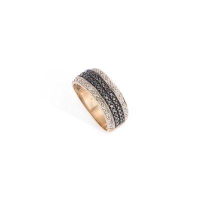 Lot A 9 CARAT GOLD BLACK AND WHITE DIAMOND BAND RING