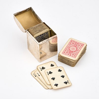 Lot 431 - A GEORGE V SILVER PLAYING CARDS BOX