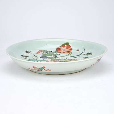 Lot 161 - A LARGE CHINESE FAMILLE VERTE PORCELAIN DISH