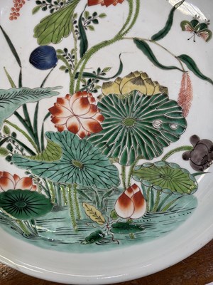 Lot 161 - A LARGE CHINESE FAMILLE VERTE PORCELAIN DISH