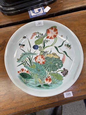 Lot 161 - A LARGE CHINESE FAMILLE VERTE PORCELAIN DISH