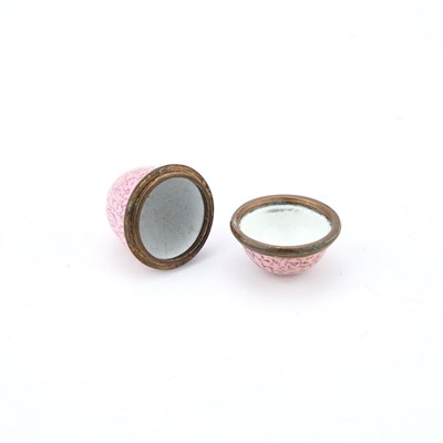 Lot A SMALL SOUTH STAFFORDSHIRE ENAMEL BOX