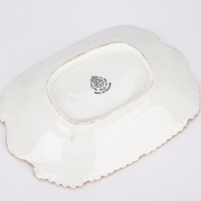 Lot 110 - A ROYAL WORCESTER FRUIT PAINTED DISH