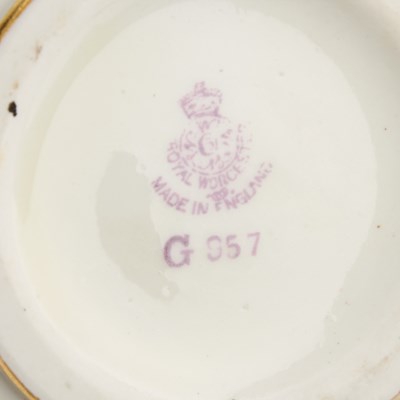 Lot 115 - A ROYAL WORCESTER VASE