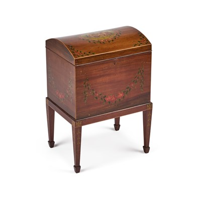Lot 990 - AN EDWARDIAN PAINTED MAHOGANY CELLARETTE