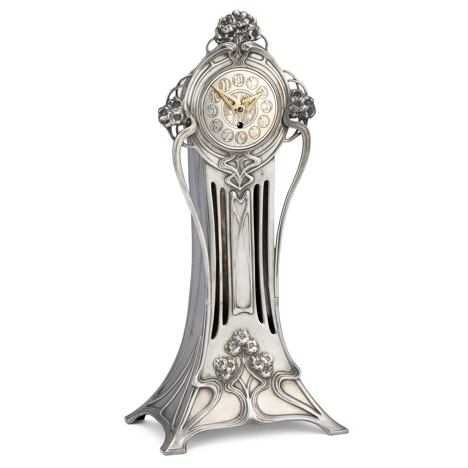 Lot 126 - WMF (WÜRTTEMBERGISCHE METALLWARENFABRIK), AN ART NOUVEAU ELECTRO-PLATED MANTEL CLOCK