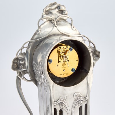 Lot 126 - WMF (WÜRTTEMBERGISCHE METALLWARENFABRIK), AN ART NOUVEAU ELECTRO-PLATED MANTEL CLOCK