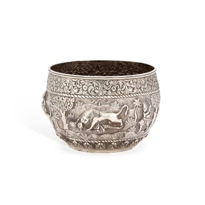 Lot 221 - AN INDIAN SILVER BOWL