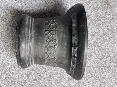 Lot 132 - A LATE 17TH CENTURY LEADED BRONZE MORTAR