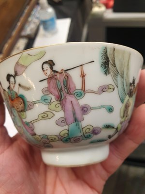 Lot 703 - A GROUP OF THREE CHINESE FAMILLE ROSE BOWLS