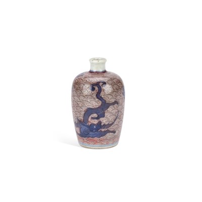 Lot 554 - A CHINESE PORCELAIN SNUFF BOTTLE