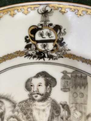 Lot A CHINESE EXPORT ARMORIAL STYLE PORCELAIN PLATE