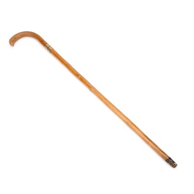 Lot 811 - A RUMMAGE STICK