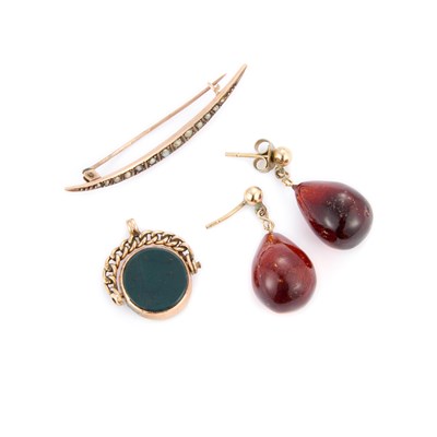 Lot 732 - A GROUP OF ANTIQUE JEWELLERY