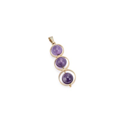 Lot 696 - AN AMETHYST PENDANT