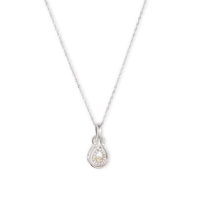Lot 670 - A DIAMOND PENDANT ON CHAIN