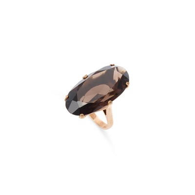 Lot 749 - A 9 CARAT GOLD SMOKY QUARTZ COCKTAIL RING