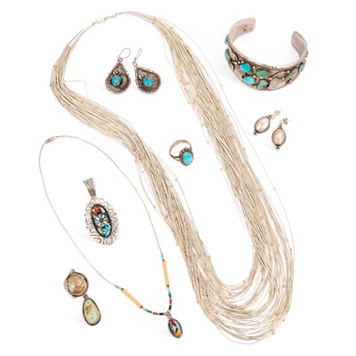 Lot 671 - A COLLECTION OF SILVER NATIVE AMERICAN JEWELLERY