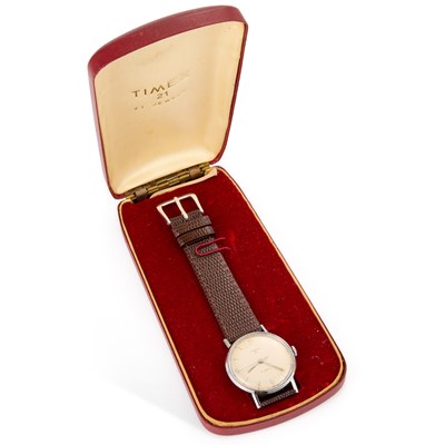 Lot 638 - A GENTS VINTAGE TIMEX STRAP WATCH