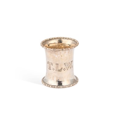 Lot 412 - AN ARTS AND CRAFTS SILVER NAPKIN RING
