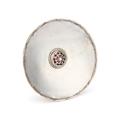 Lot 413 - AN ARTS AND CRAFTS SILVER AND ENAMEL DISH