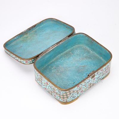 Lot A LARGE JAPANESE CLOISONNÉ BOX AND COVER, MEIJI PERIOD
