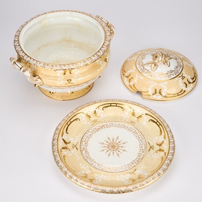 Lot AN ENGLISH PORCELAIN TUREEN, COVER AND STAND, C.1830