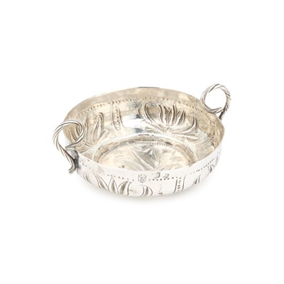 Lot 491 - A 17TH CENTURY SILVER WINE TASTER