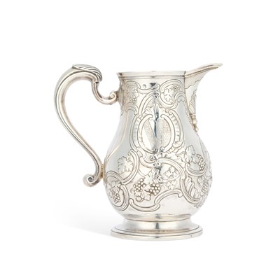 Lot 311 - AN 18TH CENTURY IRISH SILVER BALUSTER BEER JUG
