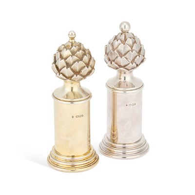 Lot 371 - A NEAR PAIR OF ELIZABETH II SILVER PEPPER MILLS