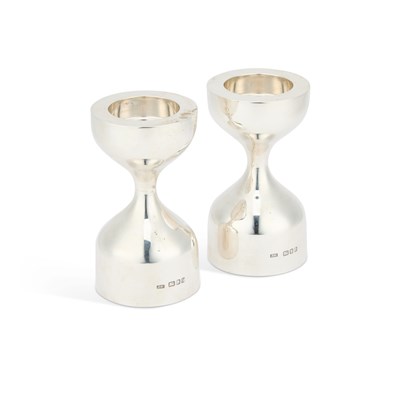 Lot 325 - A PAIR OF ELIZABETH II SILVER CANDLESTICKS