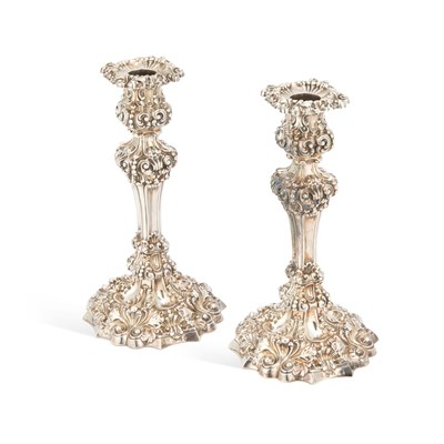 Lot 447 - A PAIR OF GEORGE IV SILVER CANDLESTICKS