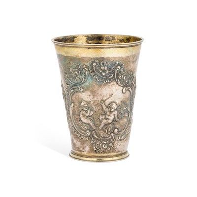 Lot 304 - A LARGE 18TH CENTURY GERMAN PARCEL-GILT SILVER BEAKER