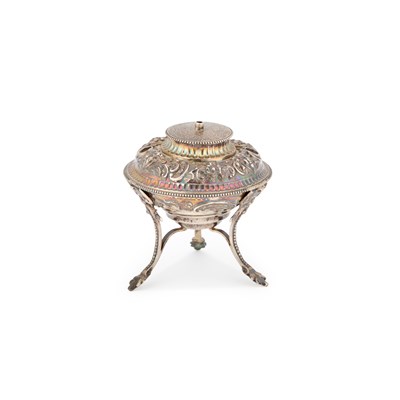 Lot 462 - A VICTORIAN SILVER TABLE LIGHTER