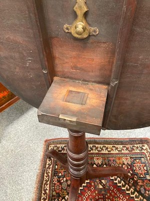 Lot A GEORGE III MAHOGANY TRIPOD OCCASIONAL TABLE