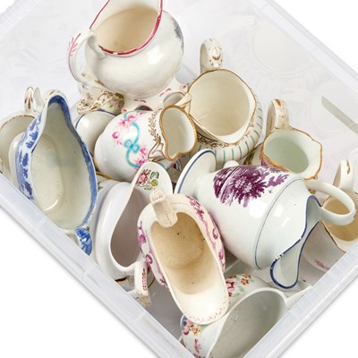 Lot 123 - A GROUP OF 18TH CENTURY AND LATER CERAMIC CREAM JUGS AND SAUCEBOATS